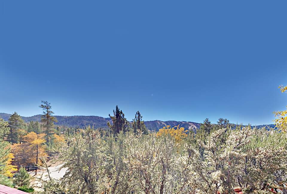 Luxe Getaway with Big Mountain Vistas & Hot Tub - Big Bear Lake, California