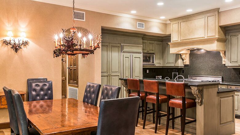 Home exchange, The Club at Big Bear Village, presidential dining area