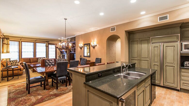 Home exchange, The Club at Big Bear Village, main living area