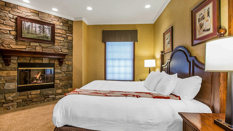 Home exchange, The Club at Big Bear Village, presidential master room