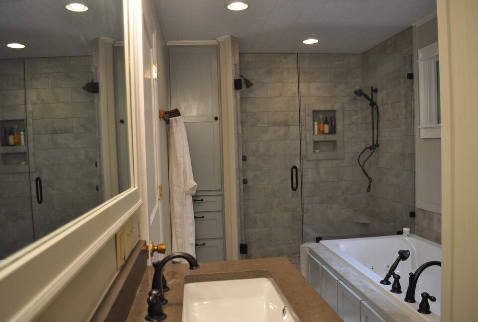 Lake Burton Hideaway - Clarksville, Georgia