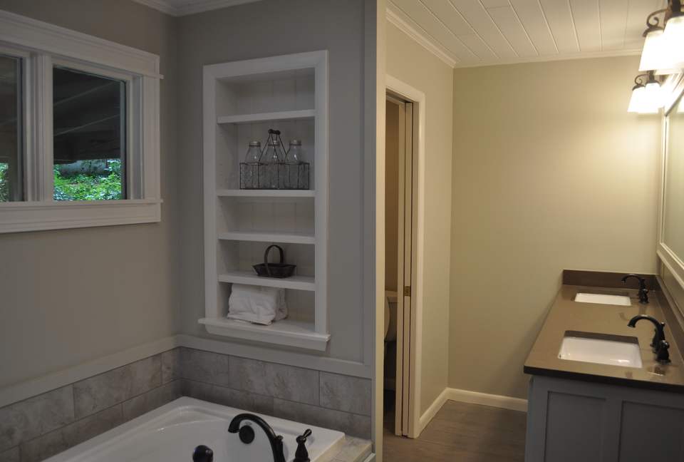 Lake Burton Hideaway - Clarksville, Georgia