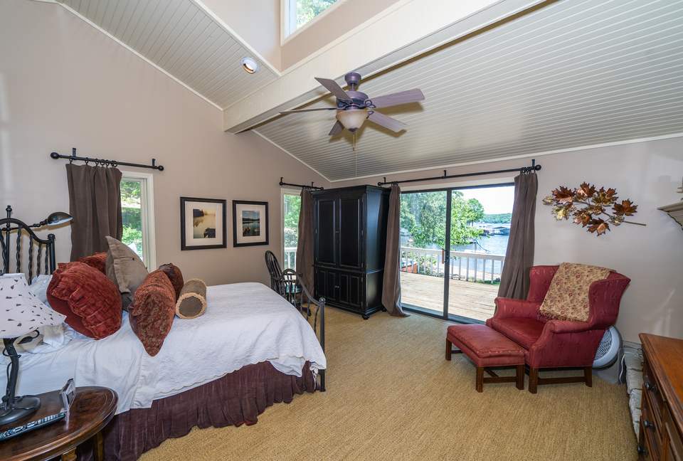 Lake of the Ozarks - Lakefront Family Camp - Swim Dock & Waterslide Gladstone Cove - Gravois Mills, Missouri