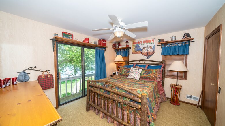 Lake of the Ozarks - Lakefront Family Camp - Swim Dock & Waterslide Gladstone Cove - Gravois Mills, Missouri