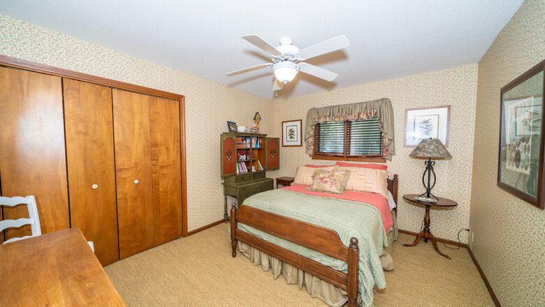 Lake of the Ozarks - Lakefront Family Camp - Swim Dock & Waterslide Gladstone Cove - Gravois Mills, Missouri