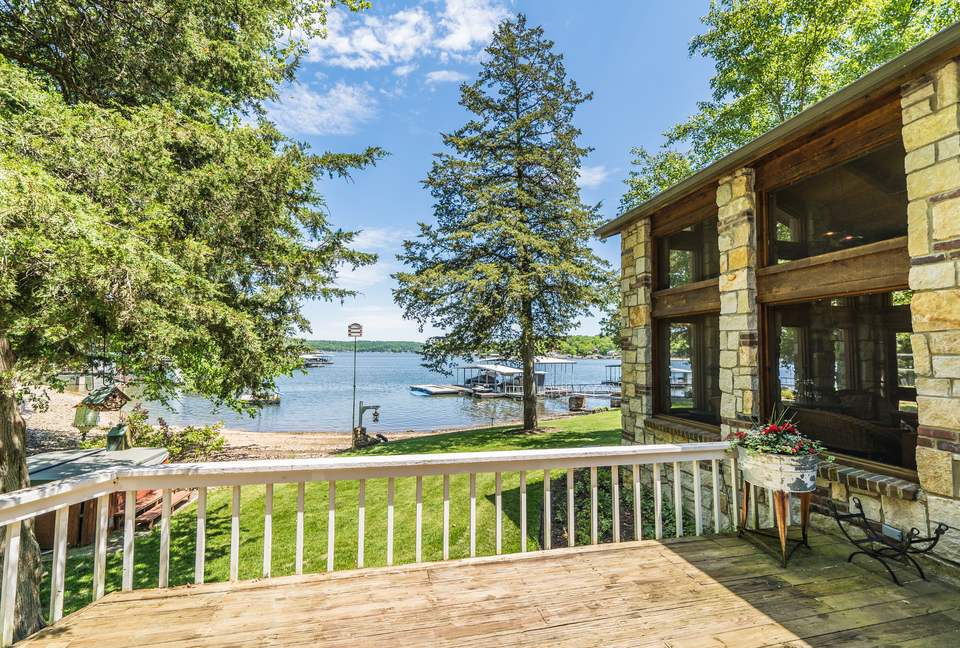 Lake of the Ozarks - Lakefront Family Camp - Swim Dock & Waterslide Gladstone Cove - Gravois Mills, Missouri