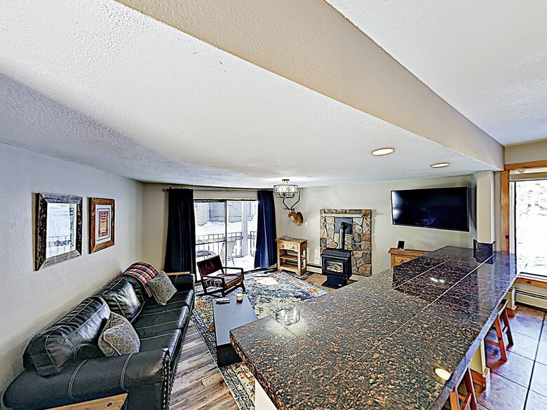 Updated Ski Condo with Fireplace | Near Shuttle - Breckenridge, Colorado
