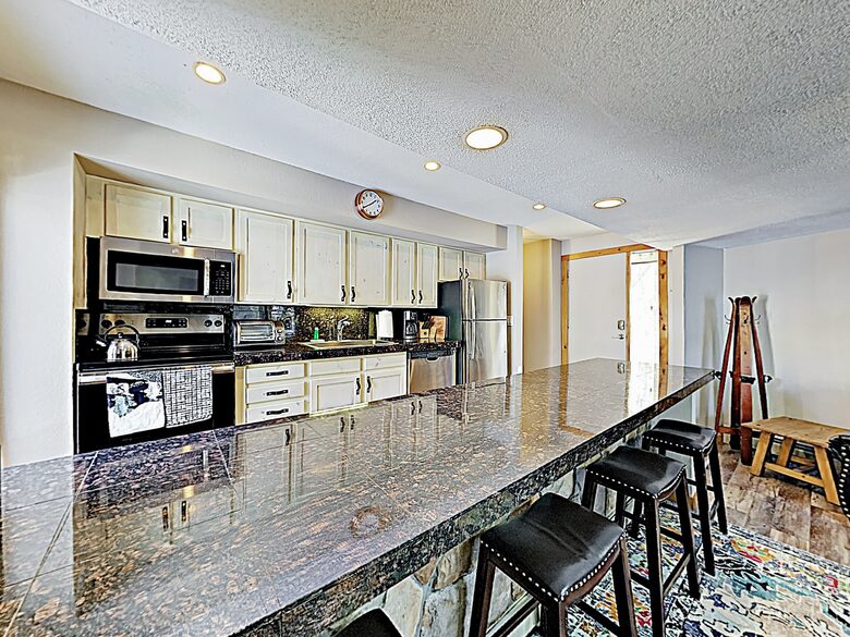 Updated Ski Condo with Fireplace | Near Shuttle - Breckenridge, Colorado