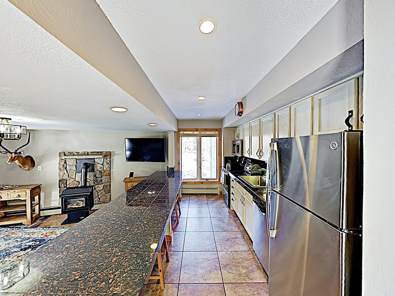 Updated Ski Condo with Fireplace | Near Shuttle - Breckenridge, Colorado