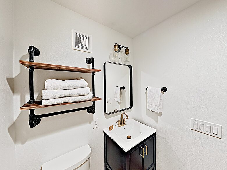 Updated Ski Condo with Fireplace | Near Shuttle - Breckenridge, Colorado