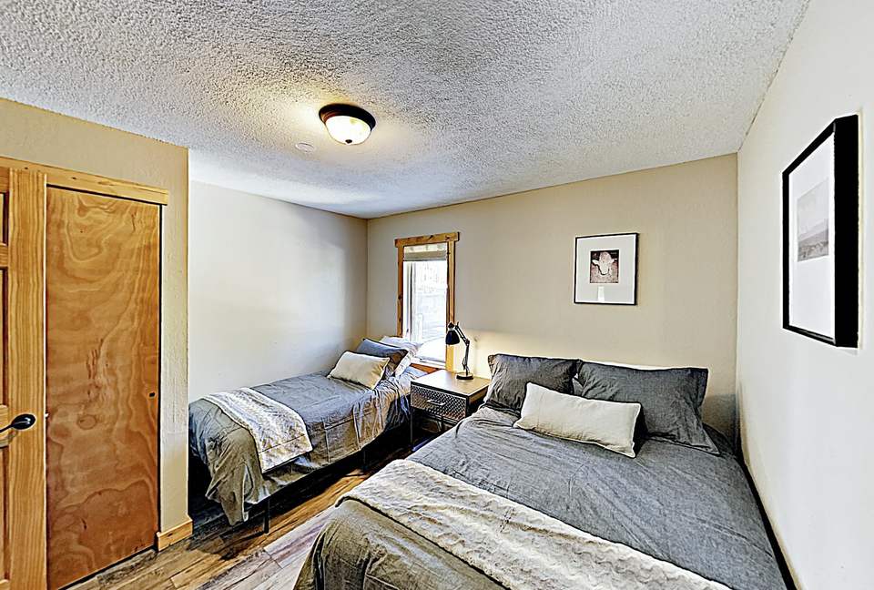 Updated Ski Condo with Fireplace | Near Shuttle - Breckenridge, Colorado