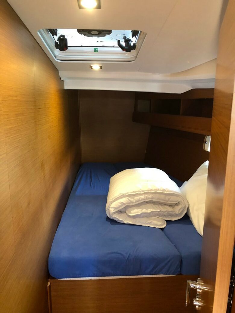 Sun Odyssey 47' Sailing Yacht "Albinez" - Navigare Yachting - Elliniko, Greece