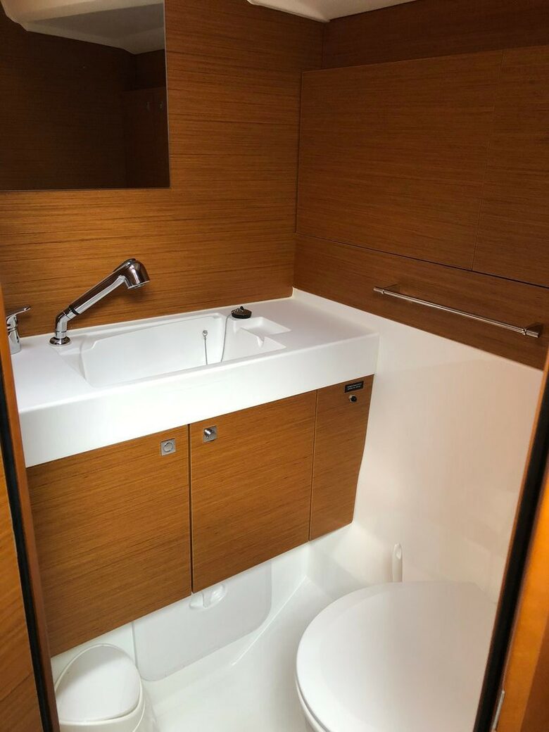 Sun Odyssey 47' Sailing Yacht "Albinez" - Navigare Yachting - Elliniko, Greece