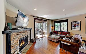 New Listing! Mountain Condo w/ Private Hot Tub - Truckee, California