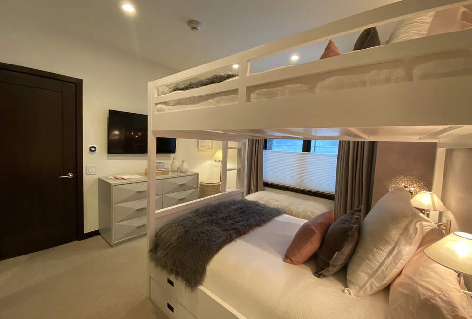 Vail - The Lion Luxury Apartment - Vail, Colorado