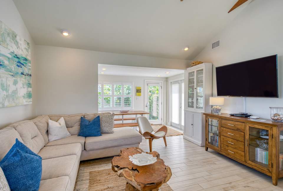 “Anastasia Lodge Cabana” Beach & Pool Oasis - St. Augustine, Florida