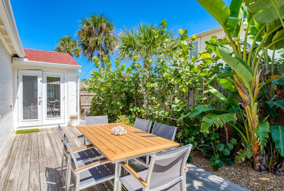 “Anastasia Lodge Cabana” Beach & Pool Oasis - St. Augustine, Florida