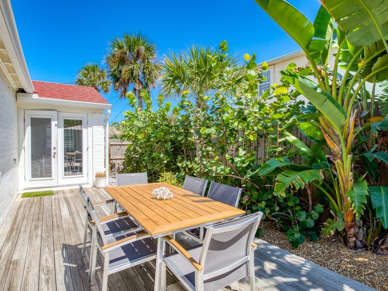 “Anastasia Lodge Cabana” Beach & Pool Oasis - St. Augustine, Florida