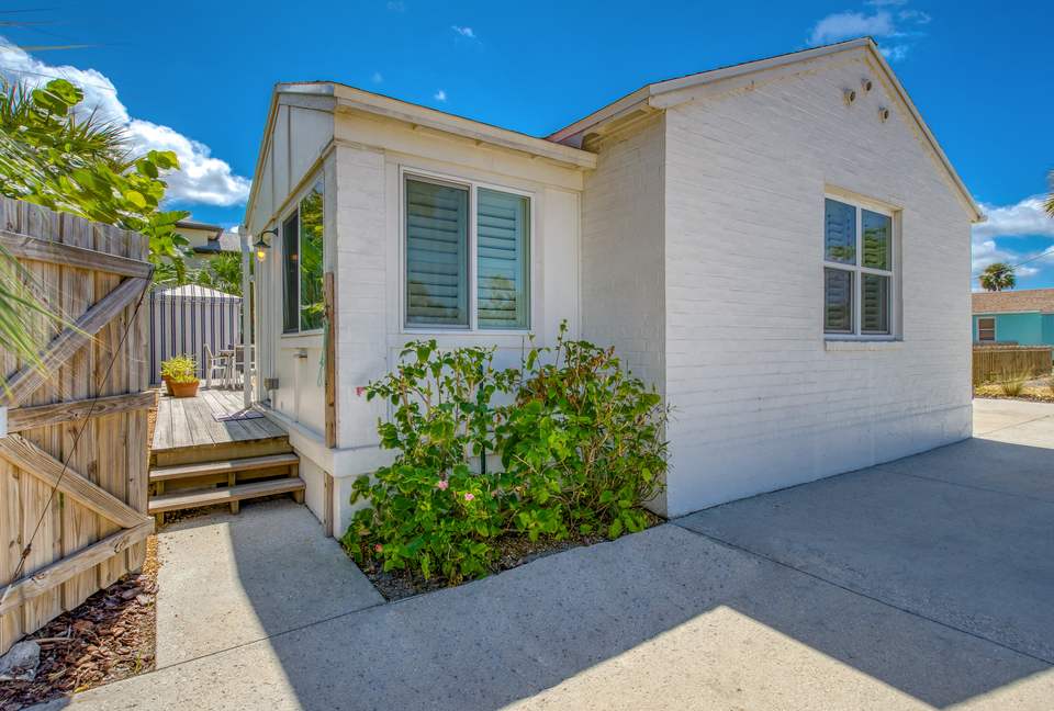 “Anastasia Lodge Cabana” Beach & Pool Oasis - St. Augustine, Florida