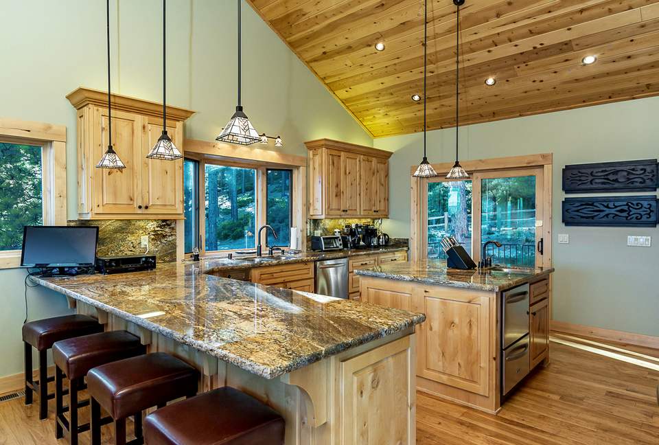 Unforgettable Lake Tahoe Cabin - Tahoma, California