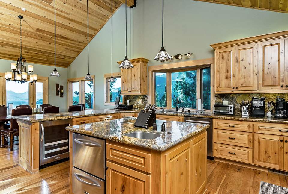 Unforgettable Lake Tahoe Cabin - Tahoma, California