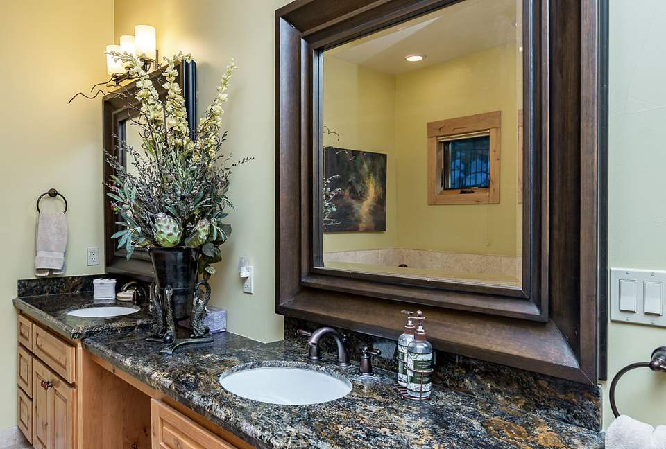 Unforgettable Lake Tahoe Cabin - Tahoma, California