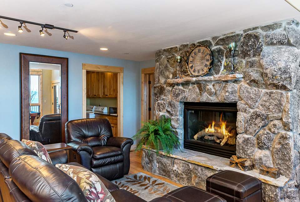 Unforgettable Lake Tahoe Cabin - Tahoma, California