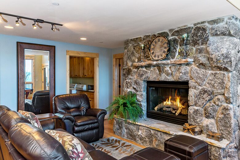 Unforgettable Lake Tahoe Cabin - Tahoma, California