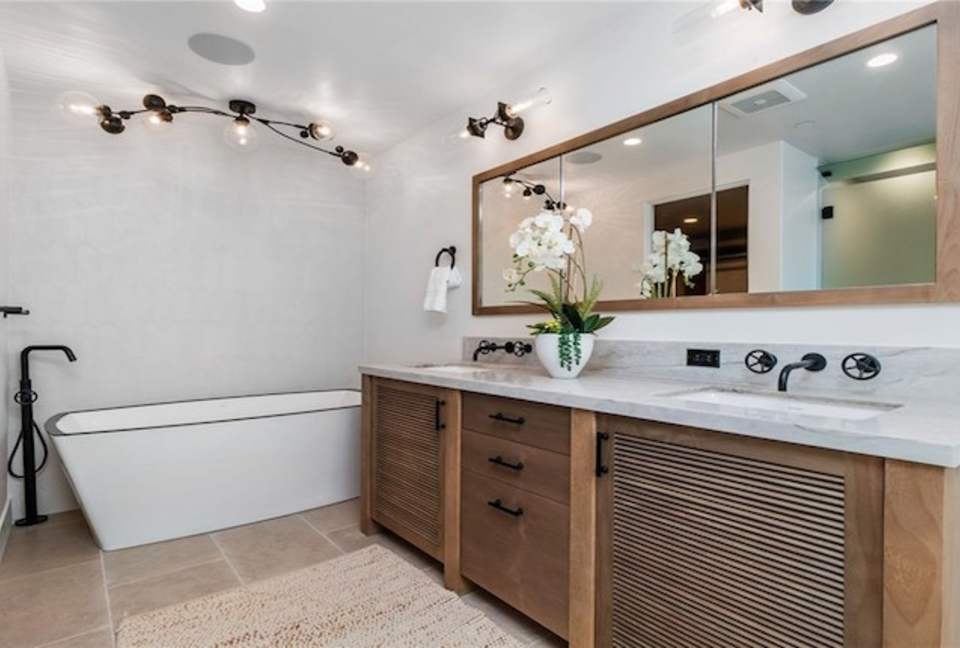 Luxurious New Beach Home - Hermosa Beach, California