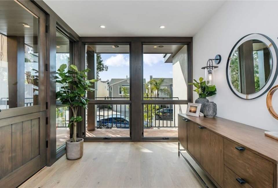 Luxurious New Beach Home - Hermosa Beach, California