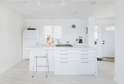 Modern Oceanfront Cottage - Boothbay, Maine