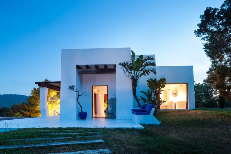 Blue Star (R) - Ibiza, Spain