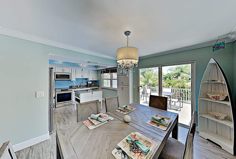 Beautiful Beach Retreat w/ Private Pool Oasis - Indian Rocks Beach, Florida
