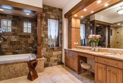 Rustic Grand Colorado Elegance - Larkspur, Colorado