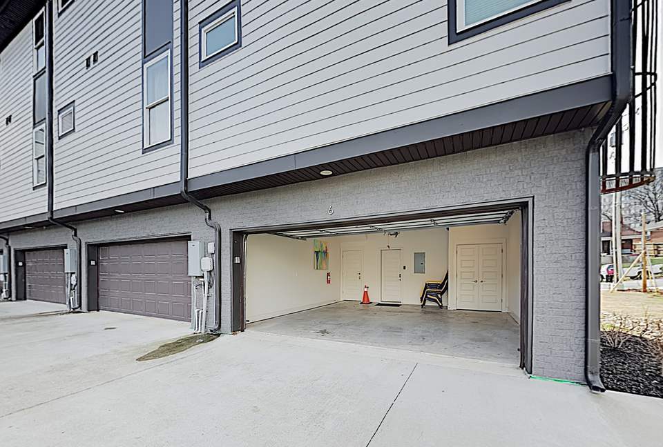 NashVilla - Luxury Townhome by Belmont - Nashville, Tennessee