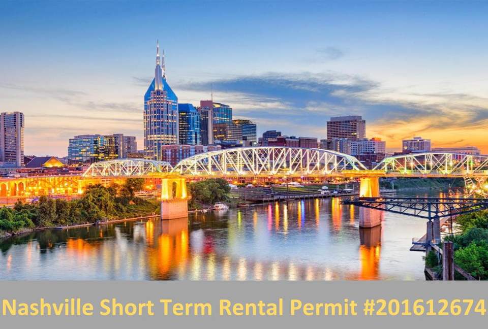 NashVilla - Luxury Townhome by Belmont - Nashville, Tennessee