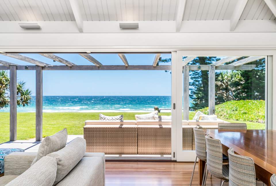 Belongil Sands Byron Bay (R) - Byron Bay, Australia