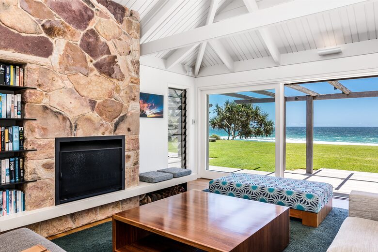 Belongil Sands Byron Bay (R) - Byron Bay, Australia