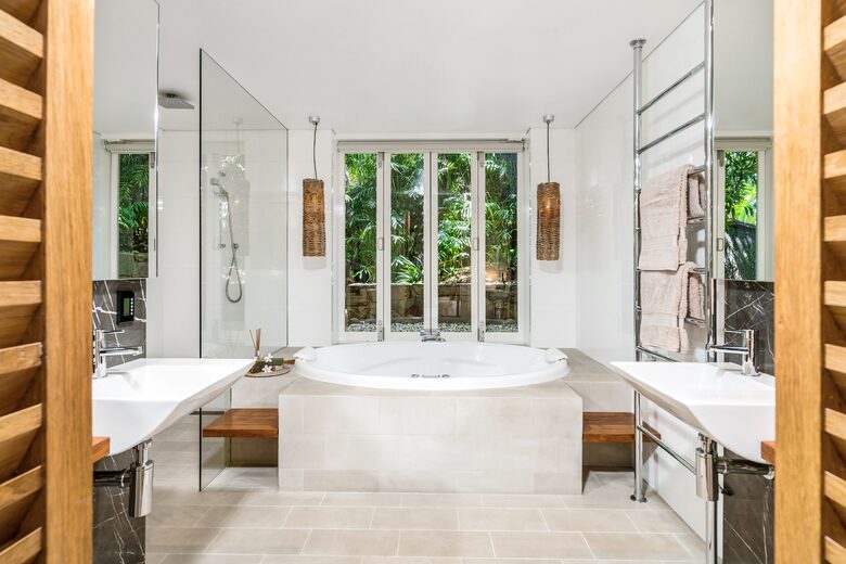 Belongil Sands Byron Bay (R) - Byron Bay, Australia