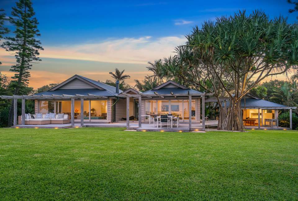 Belongil Sands Byron Bay (R) - Byron Bay, Australia