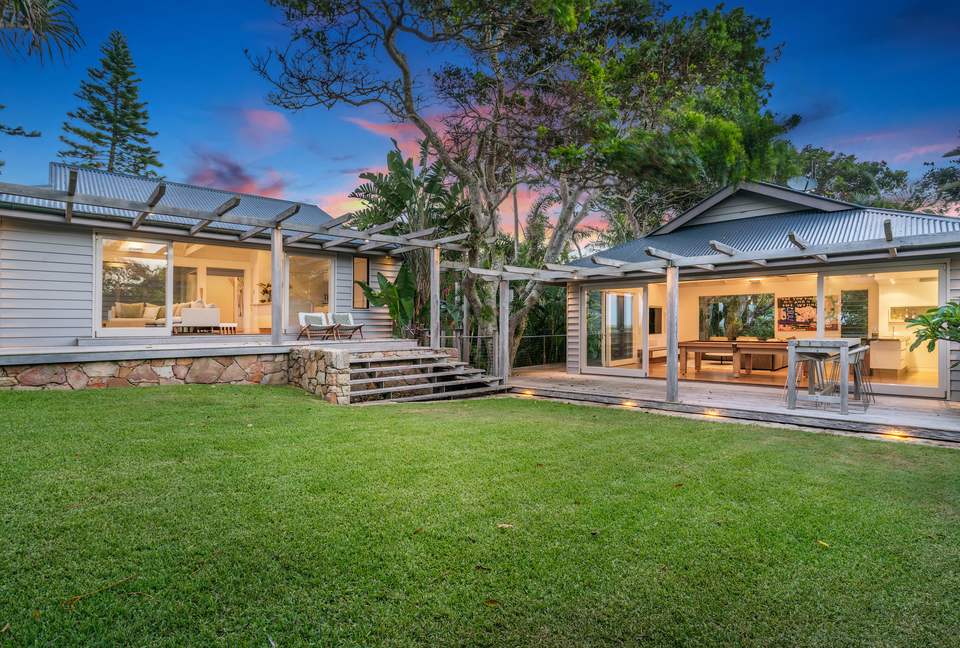 Belongil Sands Byron Bay (R) - Byron Bay, Australia