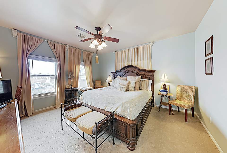 New Listing! Bayfront Home w/ Deck & Fishing Pier - Hitchcock, Texas