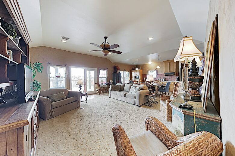 New Listing! Bayfront Home w/ Deck & Fishing Pier - Hitchcock, Texas