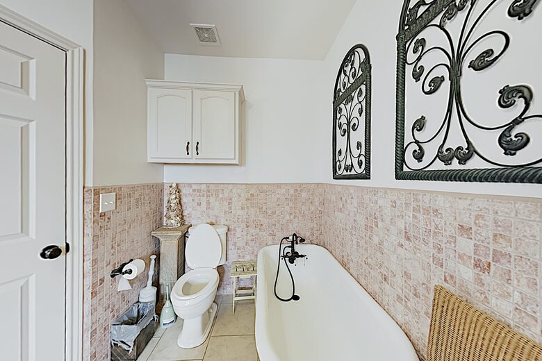 New Listing! Bayfront Home w/ Deck & Fishing Pier - Hitchcock, Texas