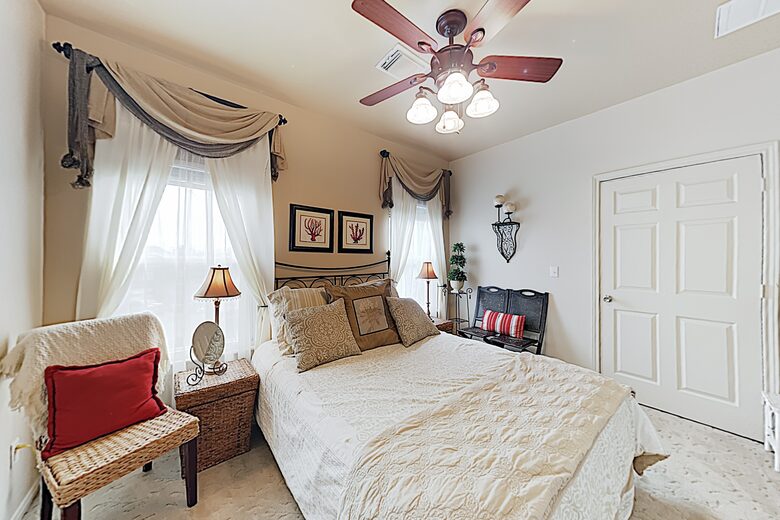 New Listing! Bayfront Home w/ Deck & Fishing Pier - Hitchcock, Texas