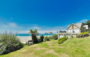 Spectacular Oceanfront Chateau | Steps to Beach - Oceanside, Oregon