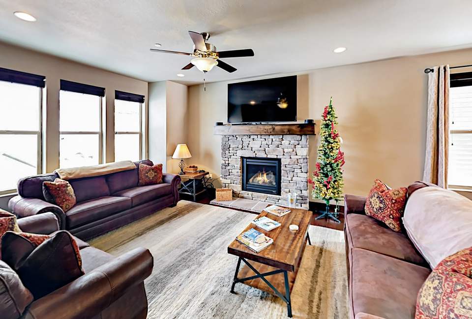 Stylish 3,100 Square Foot Townhome w/ Pool & Spa - Kamas, Utah