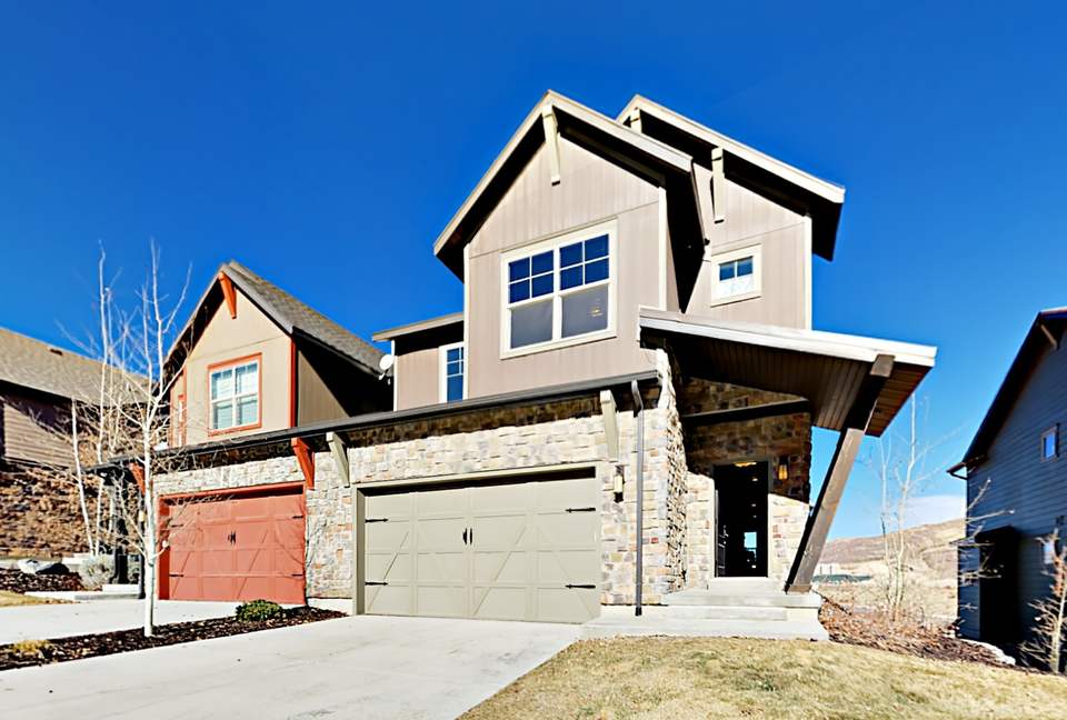 Stylish 3,100 Square Foot Townhome w/ Pool & Spa - Kamas, Utah