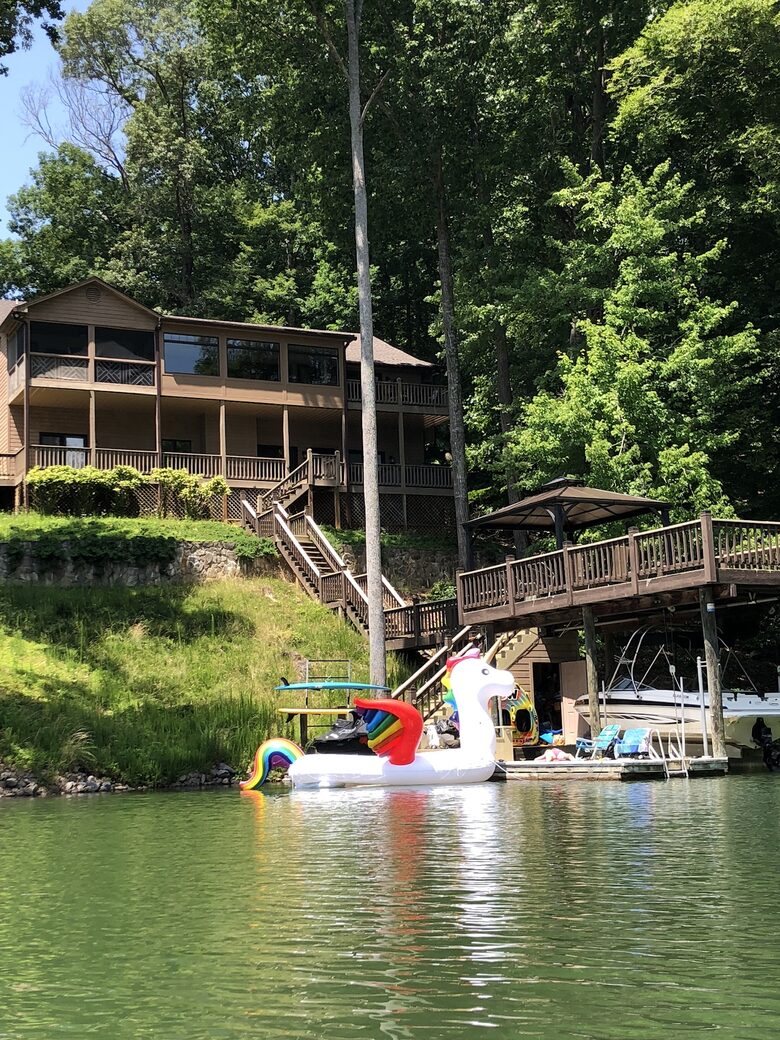 Smith Mountain Lake 5 Bedroom - Moneta, Virginia