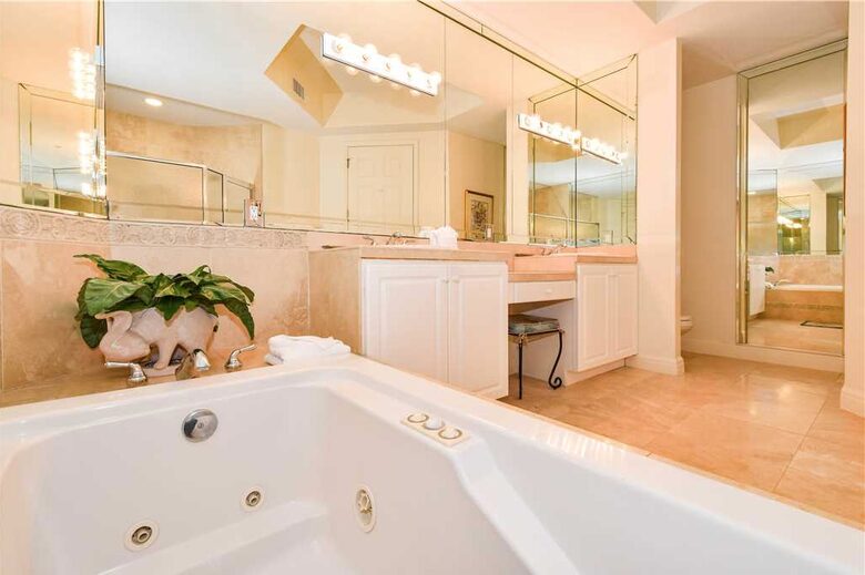 Silver Shells Penthouse 5 - Destin, Florida